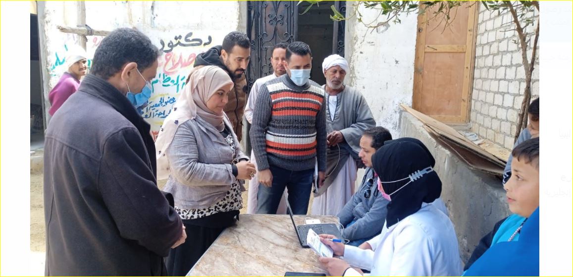 الأهالى يتلقون اللقاح