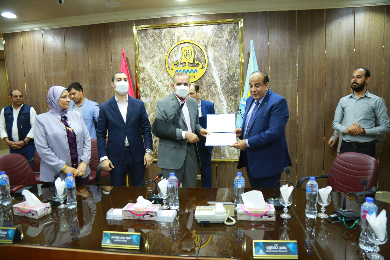 اللواء جمال نور الدين محافظ كفر الشيخ، الاجتماع الدوري، لأعضاء مجلسي النواب والشيوخ، بحضور عمرو البشبيشي، نائب المحافظ