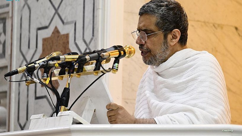 الشيخ الدكتور محمد بن عبدالكريم العيسى يلقى خطبة يوم عرفة