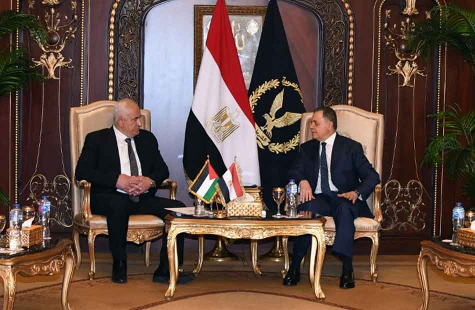 وزير الداخلية ونظيره الفلسطيني