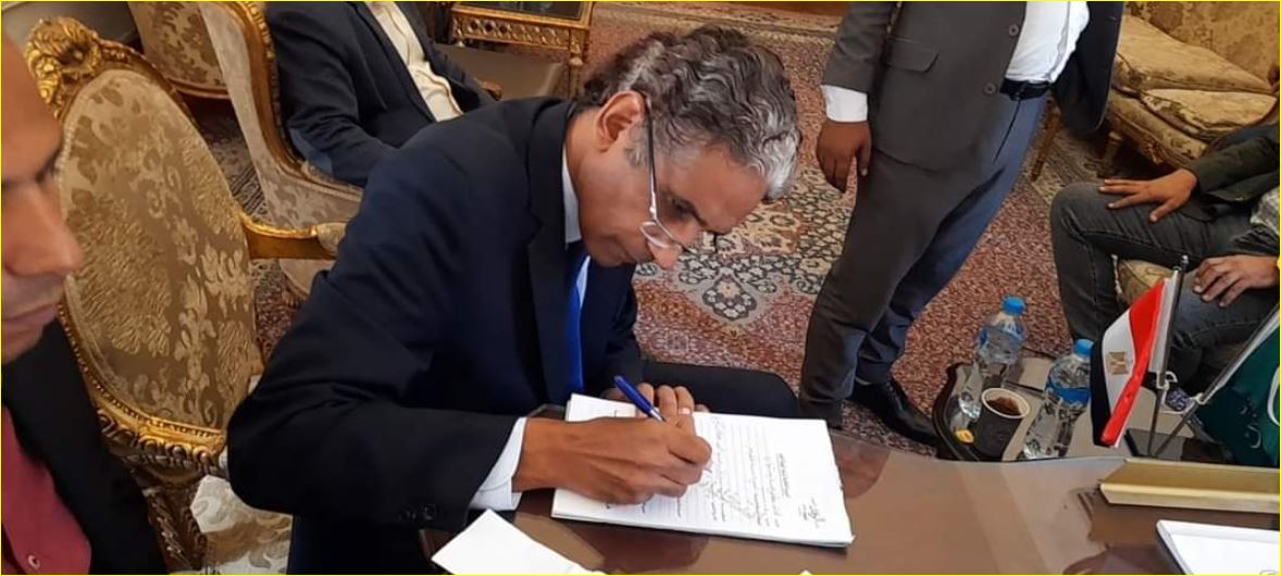 النائب طارق تهامي