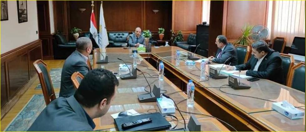 وزير الموارد المالية فى اجتماع مناقشة أحوال نهر النيل