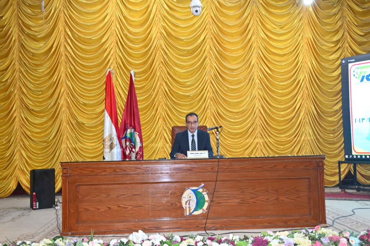 الدكتور ياسر مجدي حتاته رئيس جامعة الفيوم