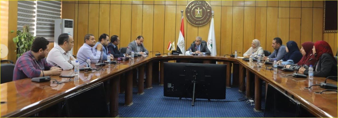 خلال الاجتماع