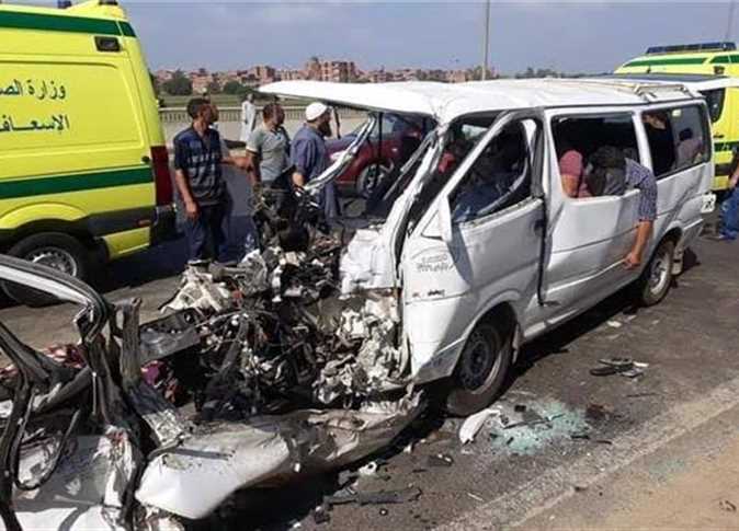 تصادم سيارتين