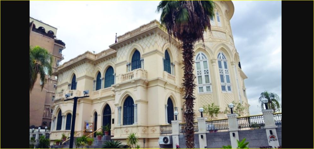 مكتبة القاهرة الكبرى بالزمالك