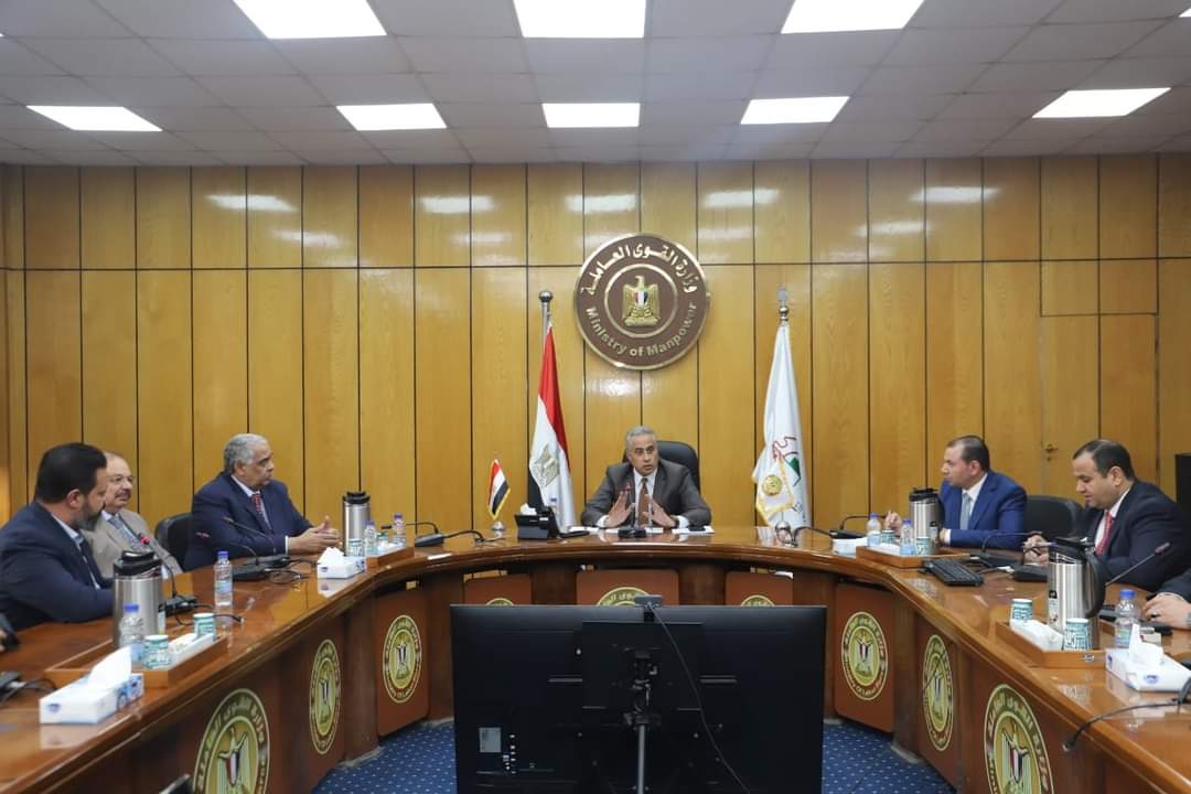 وزير القوى العاملة