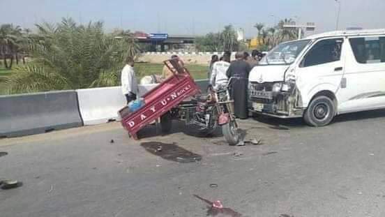 تصادم ميكروباص وتروسيكل