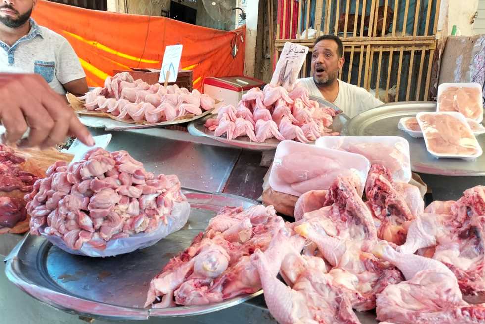 بيع لحوم للمواطنين بالتقسيط
