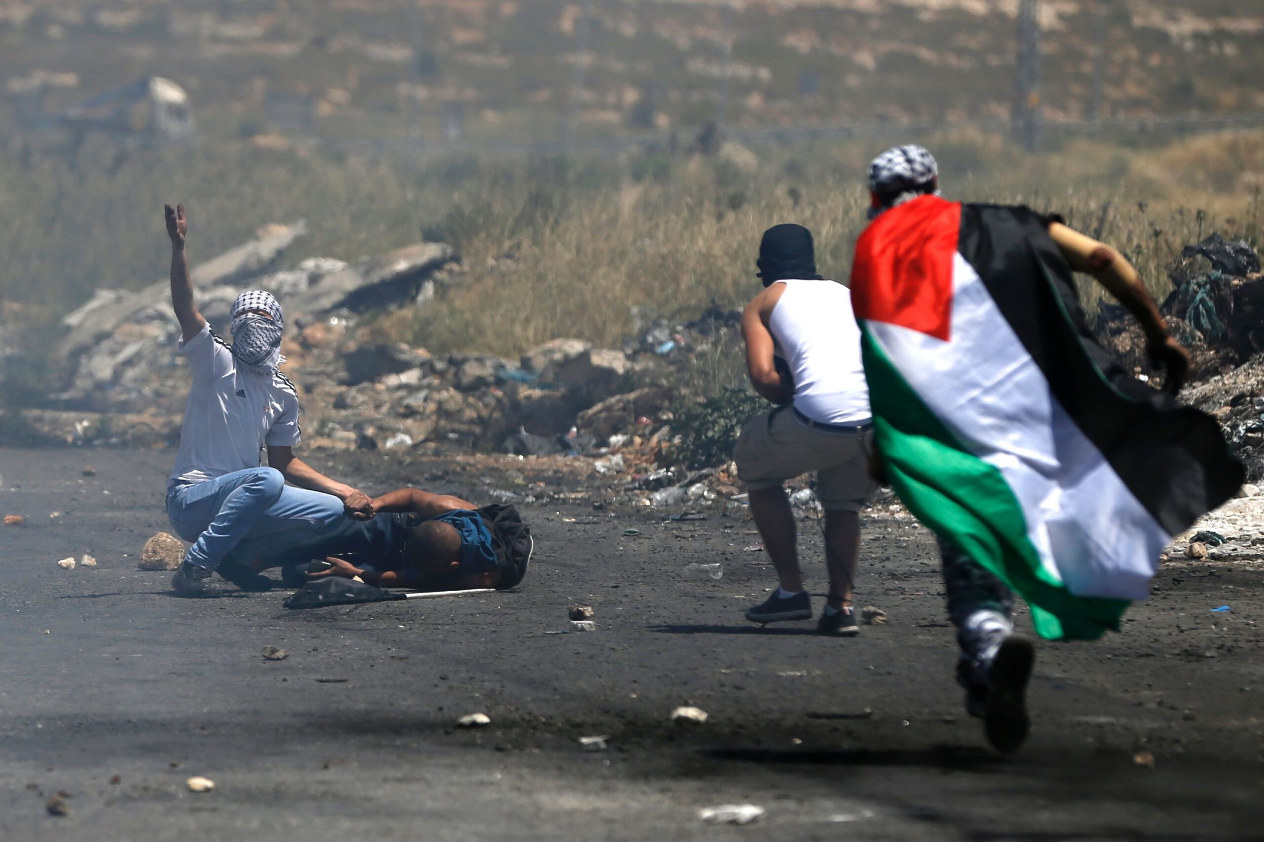 الاحتلال يقمع مسيرة للفلسطينيين