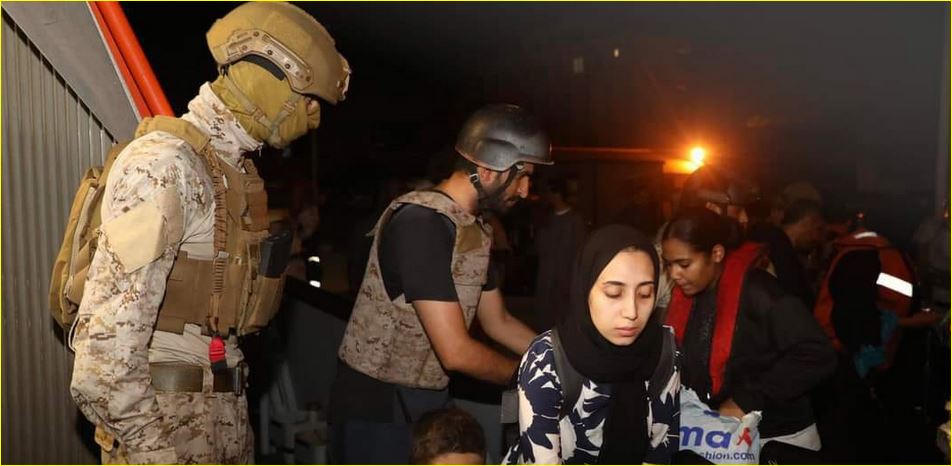 البحرية السعودية تجلي الليبيين من السودان