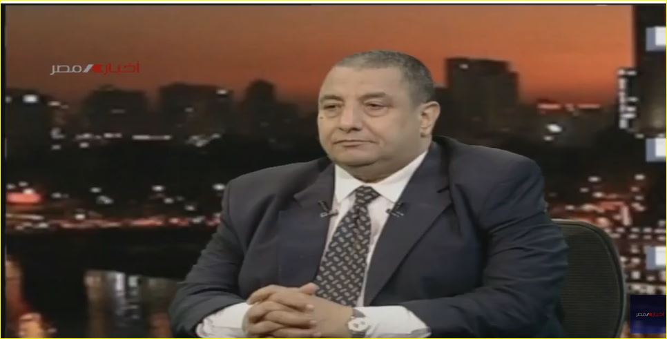 عاطف عبد الغنى الكاتب الصحفى