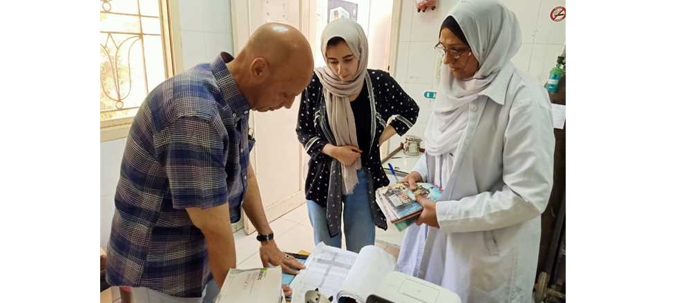 الدكتور هشام شوقي مسعود يتابع عمل فريق مبادرة 100 يوم صحة