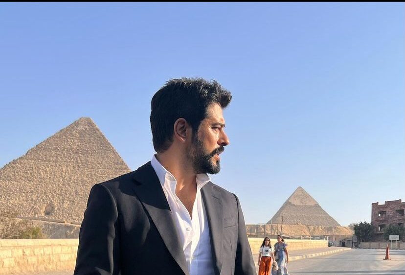 الممثل التركي بوراك أوزجيفيت