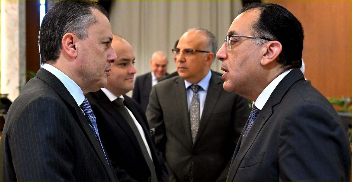 رئيس الوزراء في لقائه مع الوزراء