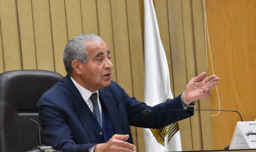 وزير التموين