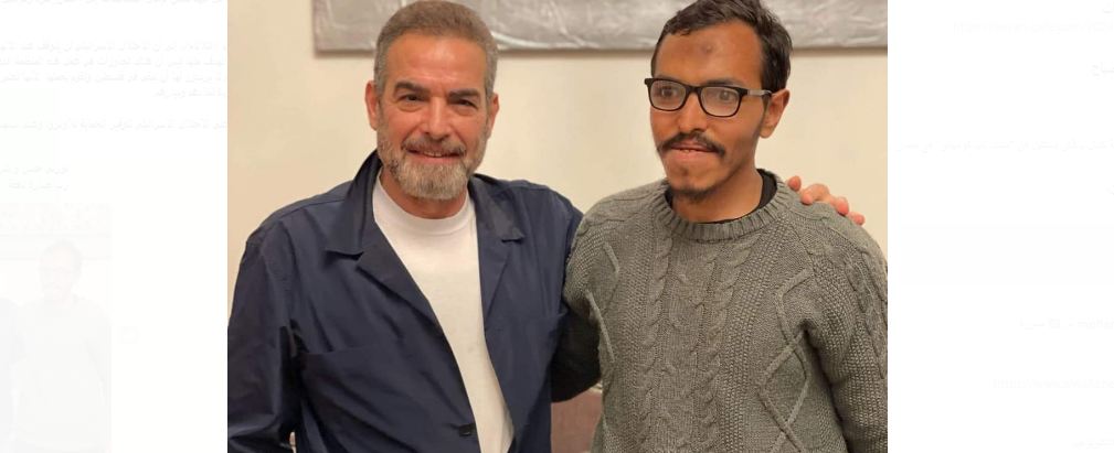 الفنان أحمد عبد العزيز والشاب الذي نهره في عزاء شيرين سيف النصر