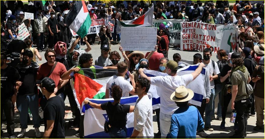 صدامات فى جامعة كاليفورنيا بين المؤيدن لفلسطين والمعارضين