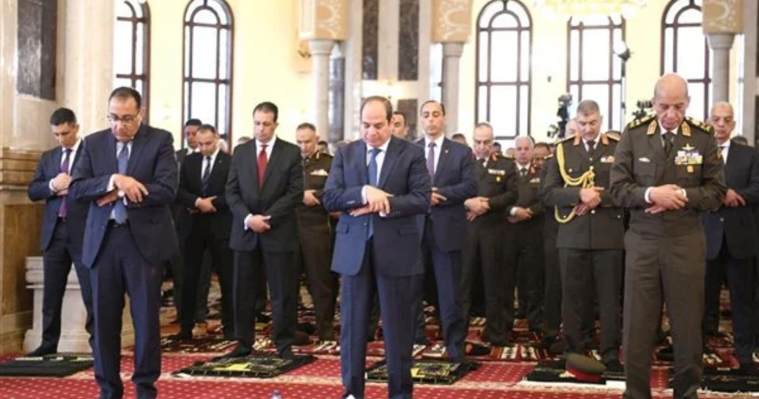 السيسي يؤدي صلاة العيد
