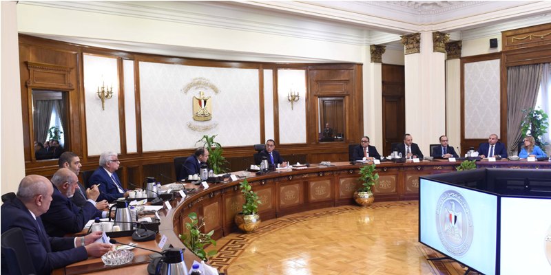 رئيس الوزراء يلتقى أعضاء المجلس التصديري