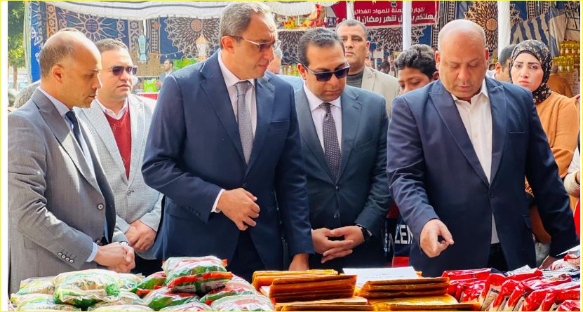 محافظ قنا