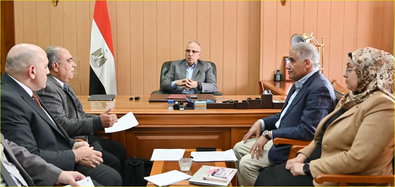 اجتماع وزير الري