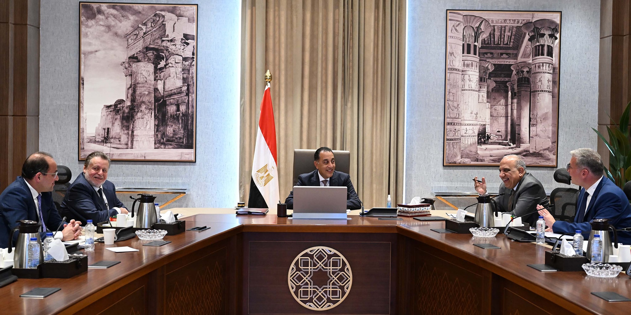 رئيس مجلس الوزراء
