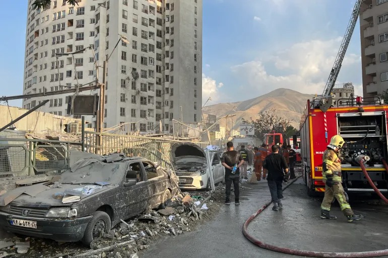 آثار الضربات اسرائيلية على طهران