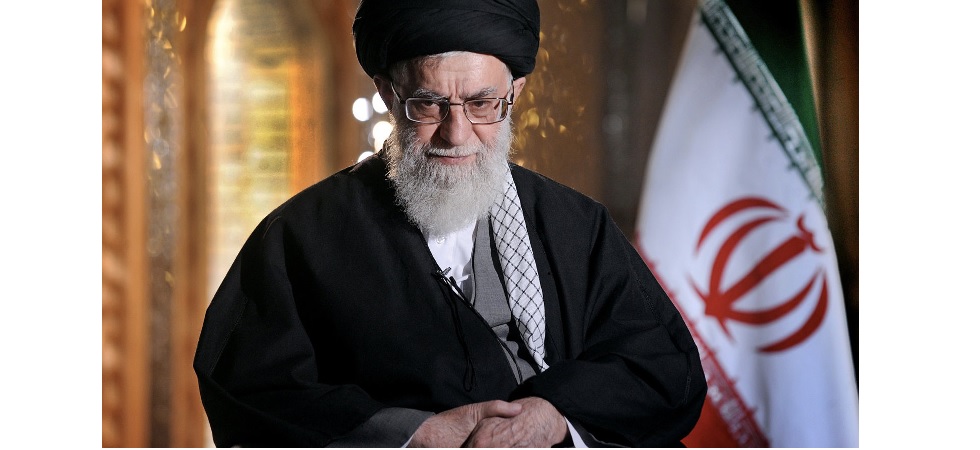 على خامنئى