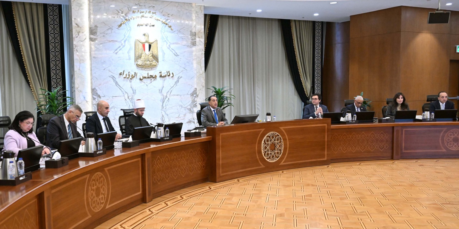 رئيس الوزراء فى اجتماع اليوم
