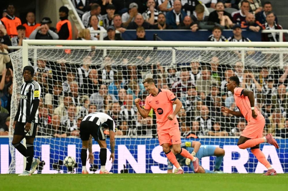 نيوكاسل يونايتد وبرشلونة