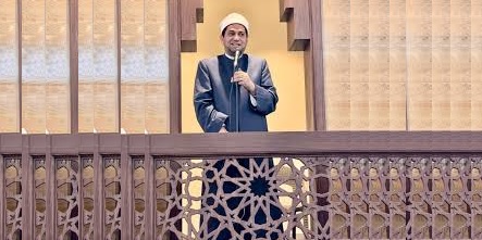 الدكتور أحمد علي سليمان خطيب اليوم الجمعة
