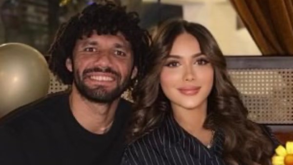محمد النني وزوجته المغربية