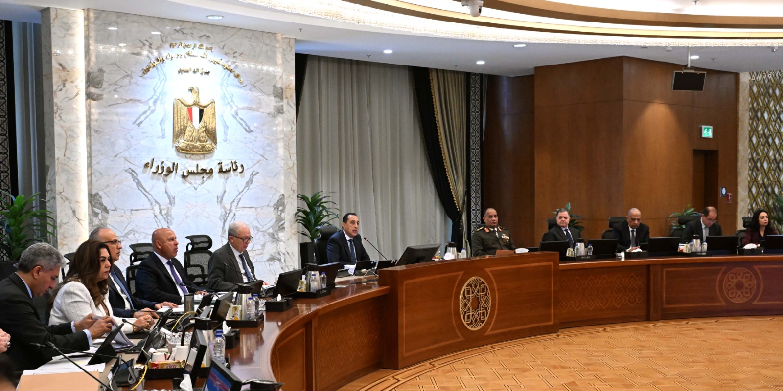 رئيس الوزراء يترأس الاجتماع الأسبوعي للحكومة