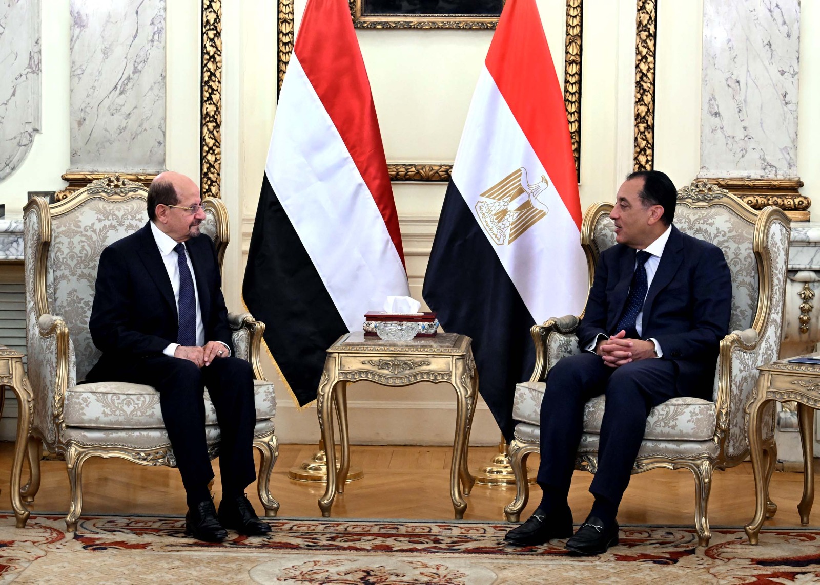 د. مصطفى مدبولي رئيس مجلس الوزراء ونظيره اليمنى د. شائع محسن الزندانى