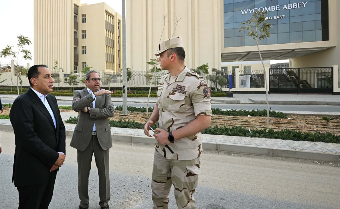 د. مصطفى مدبولي رئيس مجلس الوزراء خلال جولته بعدد من مشروعات العاصمة الجديدة