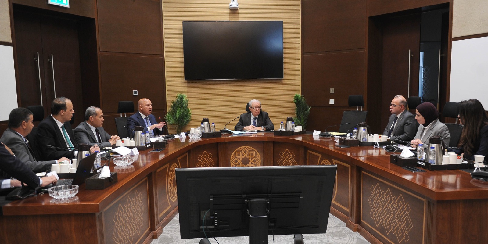 د. حسين عيسى نائب رئيس الوزراء للشئون الاقتصادية والفريق كامل الوزير وزير النقل والدكتور محمد فريد، وزير الاستثمار