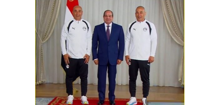 حسام حسن ينشر صورة تاريخية مع الرئيس السيسي