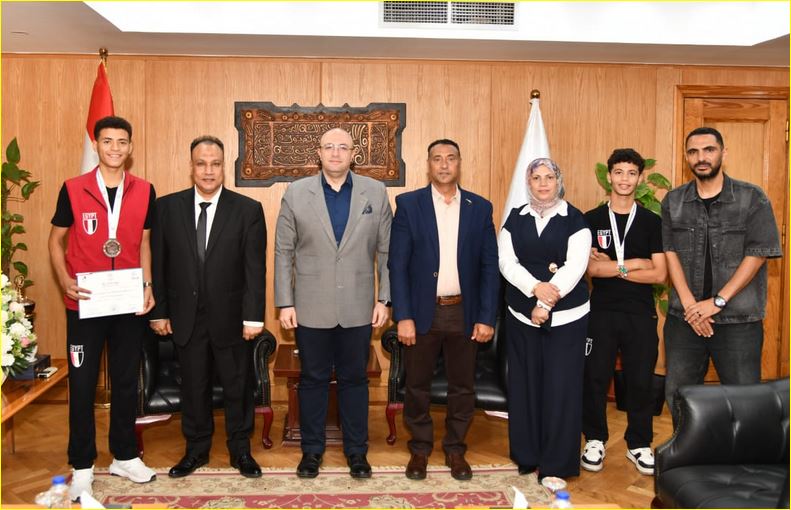 د. محمد هانئ غنيم محافظ الفيوم يكرّم أبناء المحافظة وأعضاء منتخب مصر لألعاب القوى