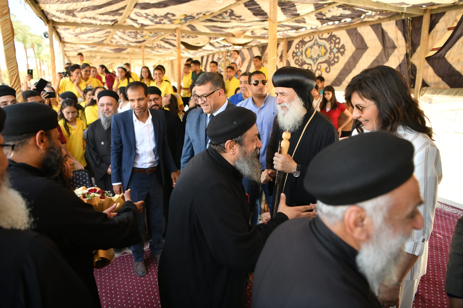 محافظ قنا والسفيرة نبيلة مكرم يشهدان ختام مهرجان الكرازة المرقسية 2026 بدير الملاك بنقادة